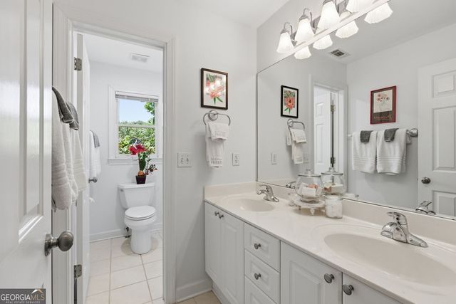 8575 Anchor On Lanier Court, Gainesville, GA 30506