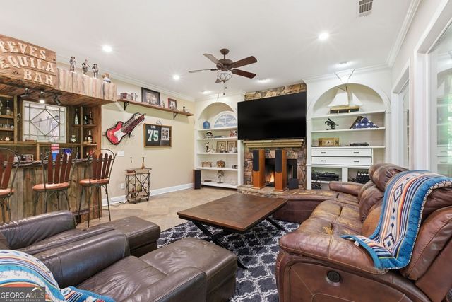 8575 Anchor On Lanier Court, Gainesville, GA 30506