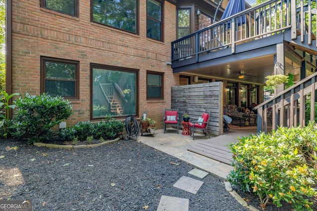 8575 Anchor On Lanier Court, Gainesville, GA 30506
