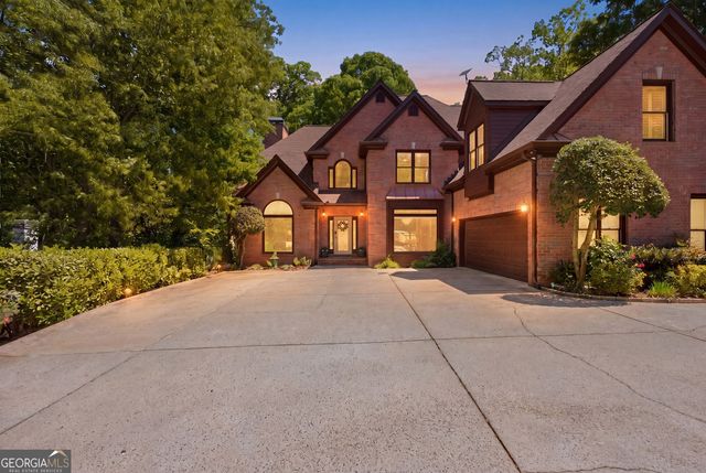 8575 Anchor On Lanier Court, Gainesville, GA 30506