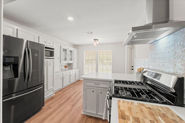 9231 Rockcliff Drive, Houston, TX 77037