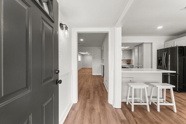 9231 Rockcliff Drive, Houston, TX 77037