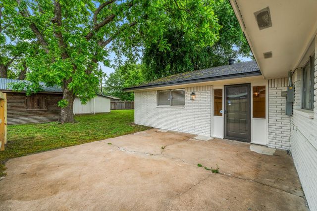 9231 Rockcliff Drive, Houston, TX 77037