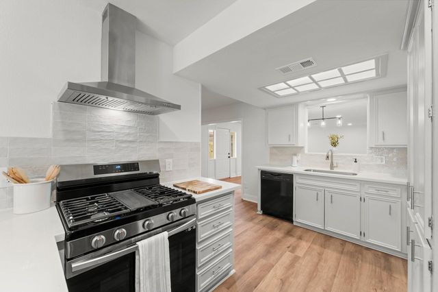 9231 Rockcliff Drive, Houston, TX 77037