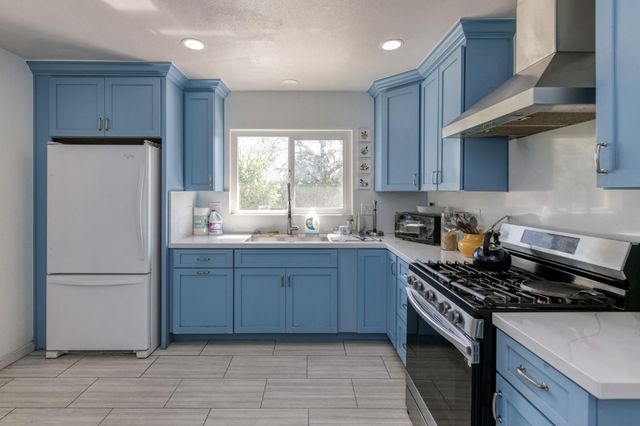 236 E Garland Avenue, Fresno, CA 93704