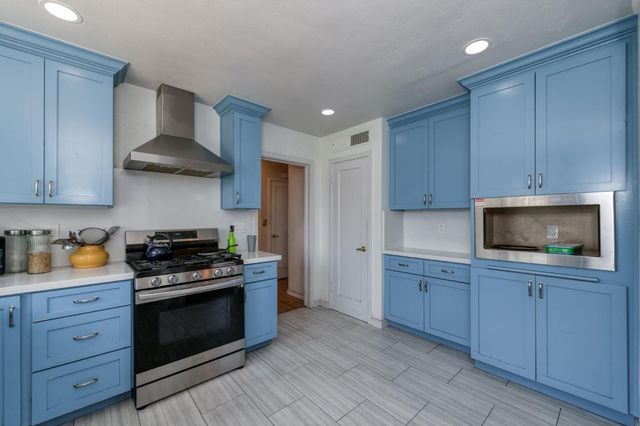 236 E Garland Avenue, Fresno, CA 93704