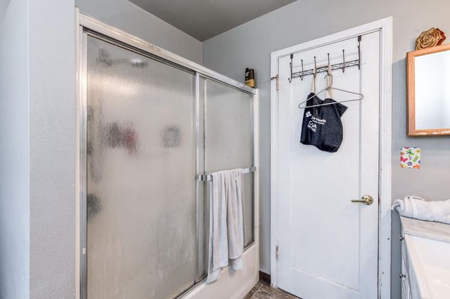 236 E Garland Avenue, Fresno, CA 93704