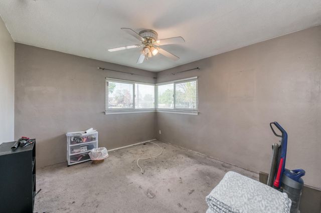 236 E Garland Avenue, Fresno, CA 93704