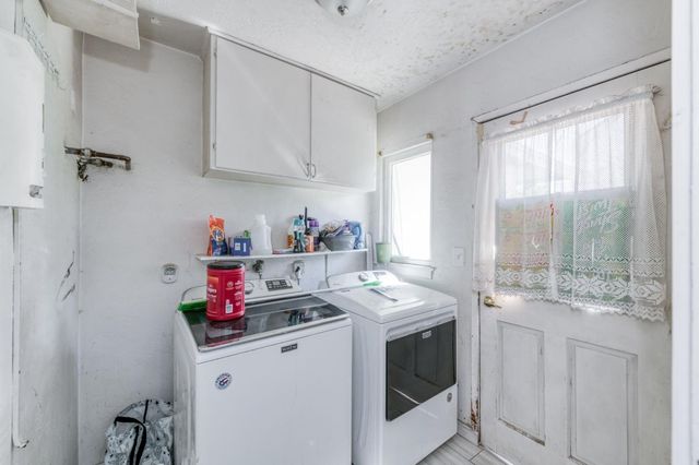 236 E Garland Avenue, Fresno, CA 93704