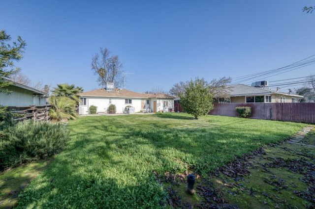 236 E Garland Avenue, Fresno, CA 93704