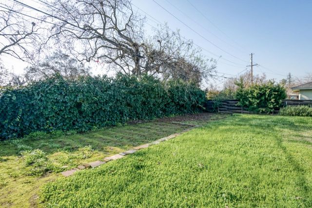 236 E Garland Avenue, Fresno, CA 93704