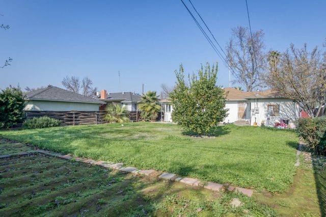 236 E Garland Avenue, Fresno, CA 93704