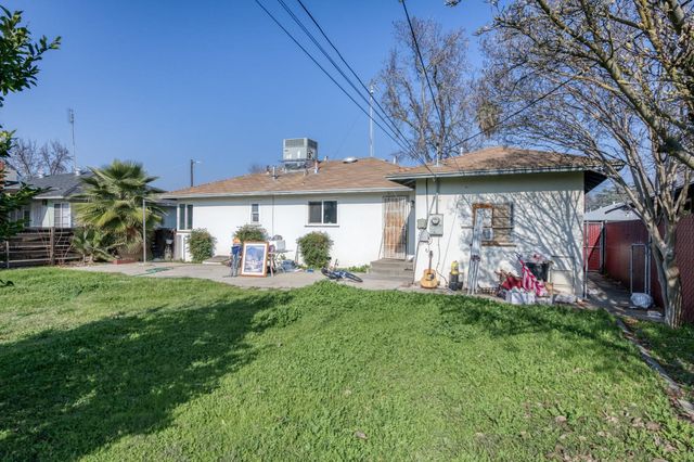 236 E Garland Avenue, Fresno, CA 93704