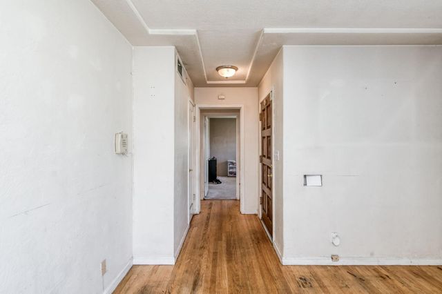 236 E Garland Avenue, Fresno, CA 93704