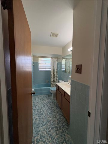 11562 Rock Hampton Drive, Spanish Lake, MO 63138