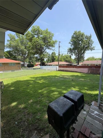 11562 Rock Hampton Drive, Spanish Lake, MO 63138