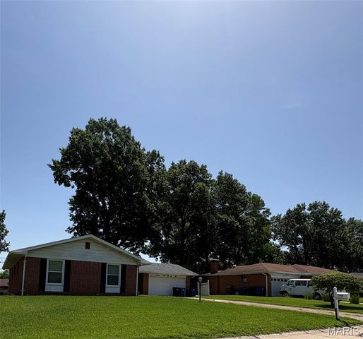 11562 Rock Hampton Drive, Spanish Lake, MO 63138