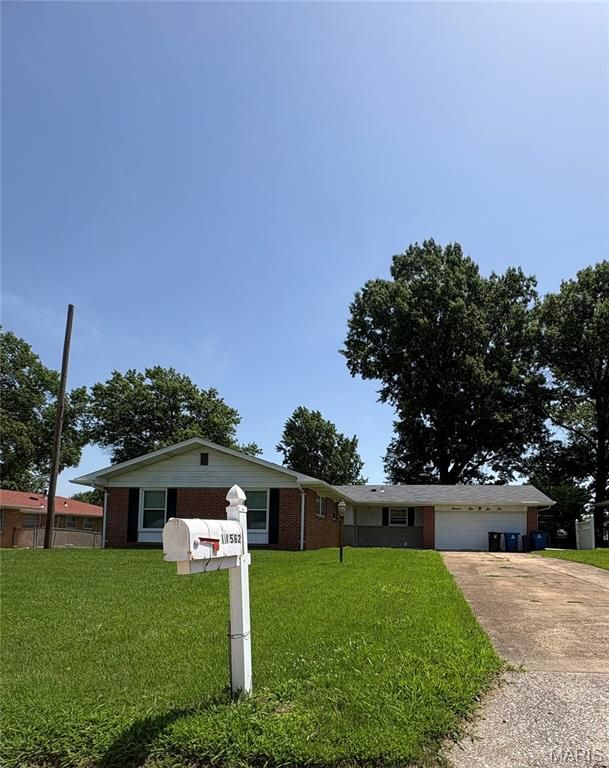11562 Rock Hampton Drive, Spanish Lake, MO 63138