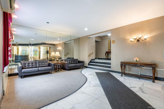 84-01 Main Street 107, Briarwood, NY 11435