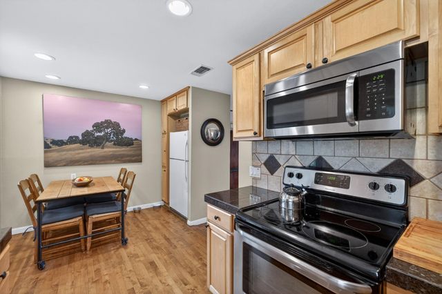 3832 Henderson Way, Carmichael, CA 95608