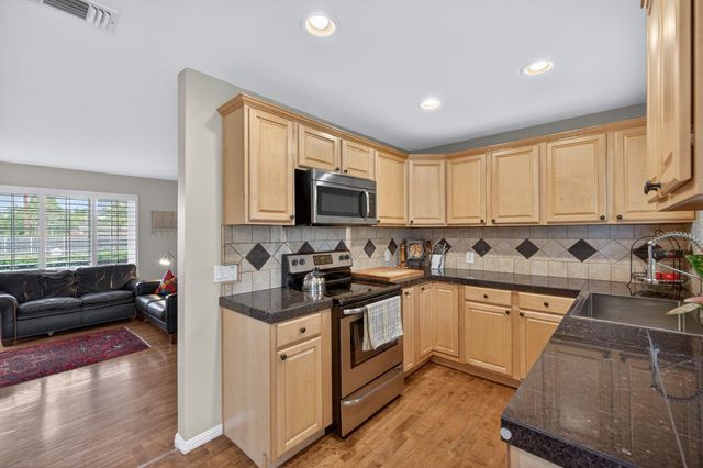 3832 Henderson Way, Carmichael, CA 95608