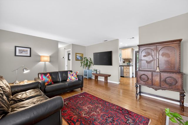 3832 Henderson Way, Carmichael, CA 95608