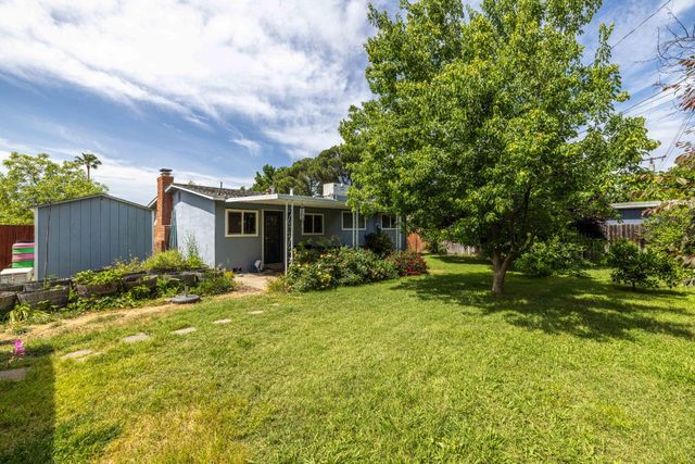 3832 Henderson Way, Carmichael, CA 95608