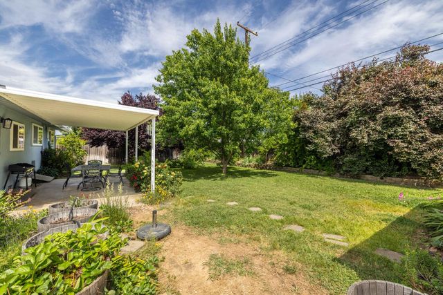 3832 Henderson Way, Carmichael, CA 95608