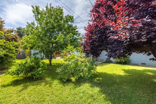 3832 Henderson Way, Carmichael, CA 95608