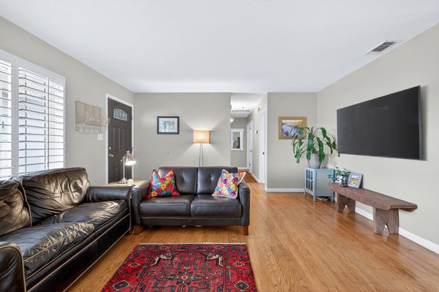 3832 Henderson Way, Carmichael, CA 95608