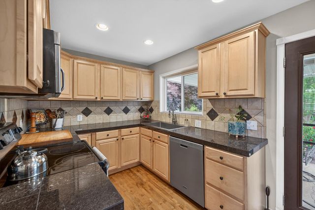 3832 Henderson Way, Carmichael, CA 95608