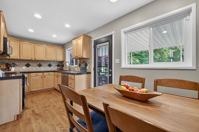 3832 Henderson Way, Carmichael, CA 95608