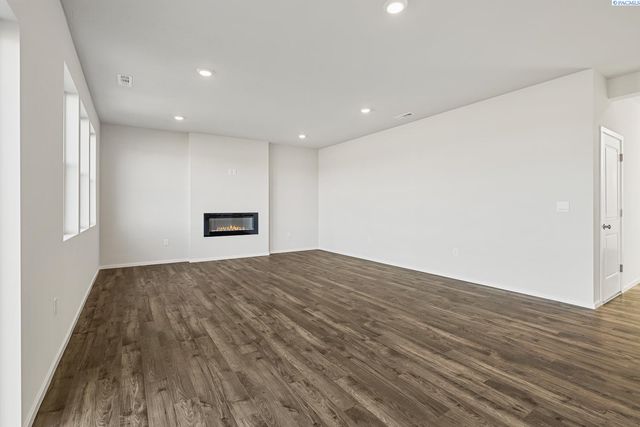 6102 Road 115, Pasco, WA 99301