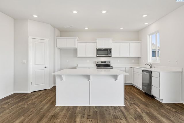 6102 Road 115, Pasco, WA 99301