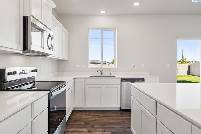 6102 Road 115, Pasco, WA 99301