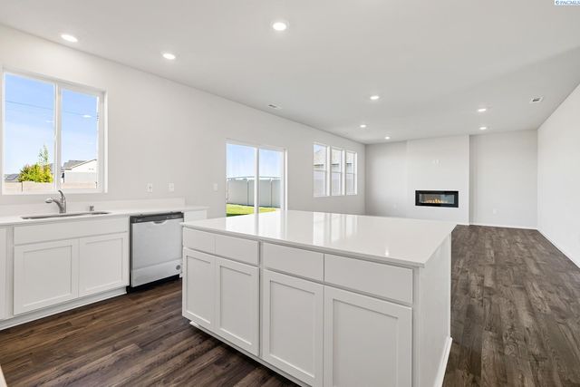 6102 Road 115, Pasco, WA 99301