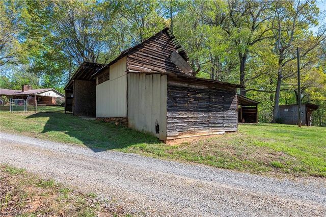 1336 Chinn Lane, Yadkinville, NC 27055