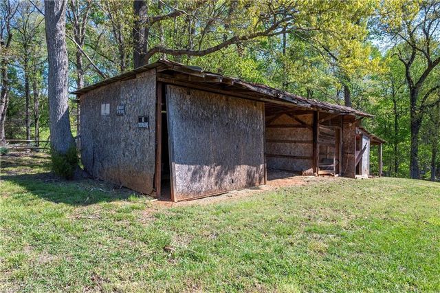 1336 Chinn Lane, Yadkinville, NC 27055