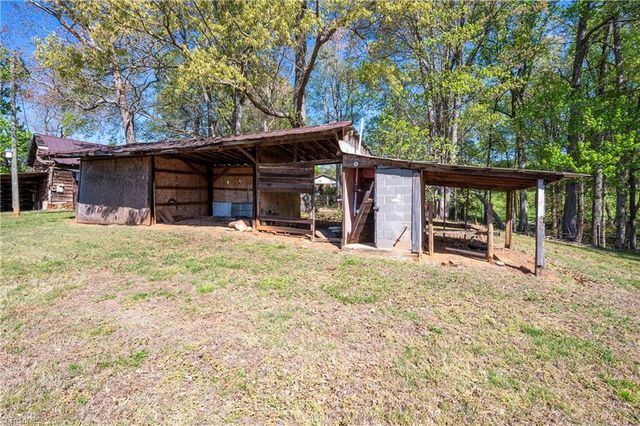 1336 Chinn Lane, Yadkinville, NC 27055