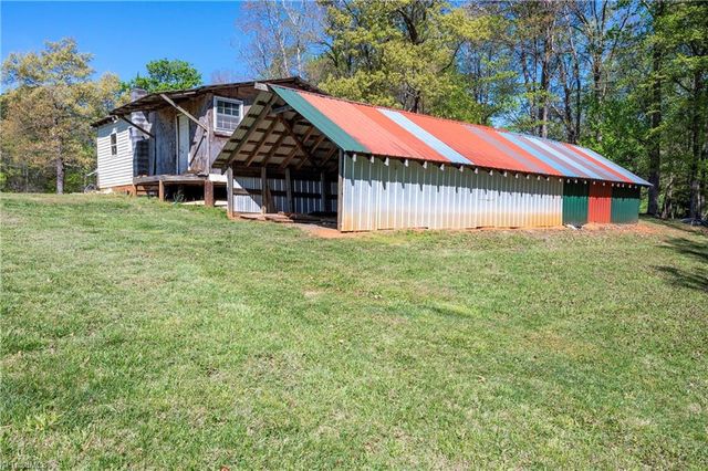 1336 Chinn Lane, Yadkinville, NC 27055