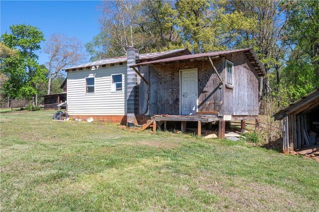 1336 Chinn Lane, Yadkinville, NC 27055