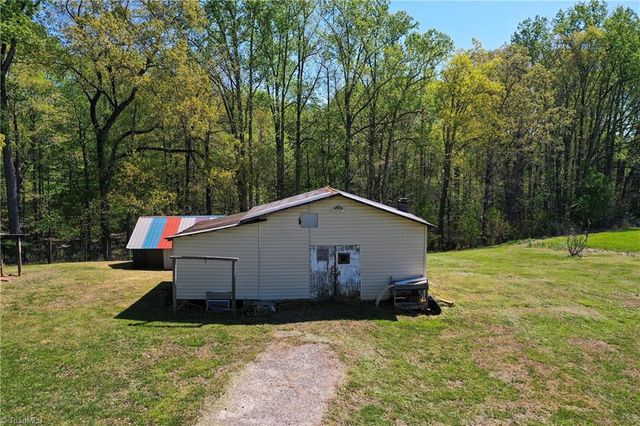 1336 Chinn Lane, Yadkinville, NC 27055