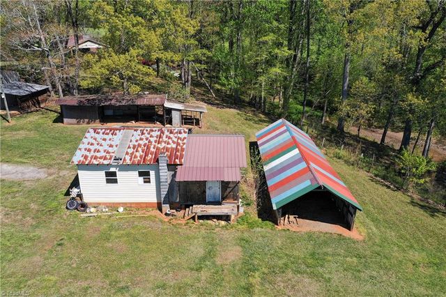 1336 Chinn Lane, Yadkinville, NC 27055