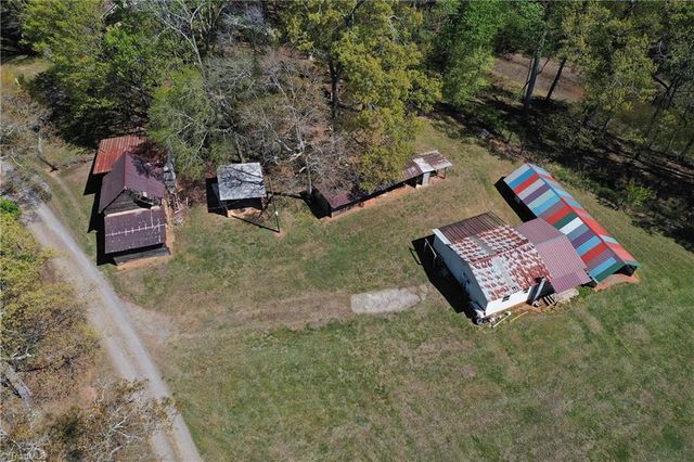 1336 Chinn Lane, Yadkinville, NC 27055