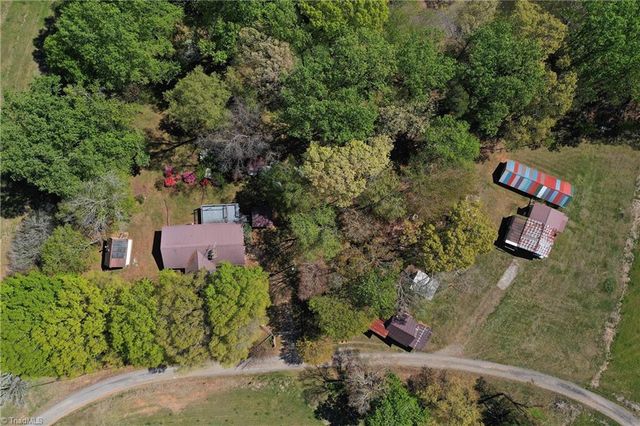 1336 Chinn Lane, Yadkinville, NC 27055