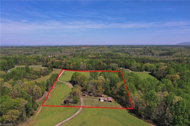 1336 Chinn Lane, Yadkinville, NC 27055