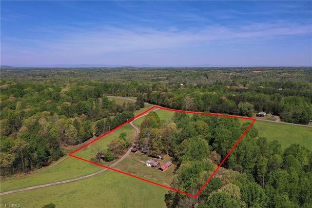 1336 Chinn Lane, Yadkinville, NC 27055