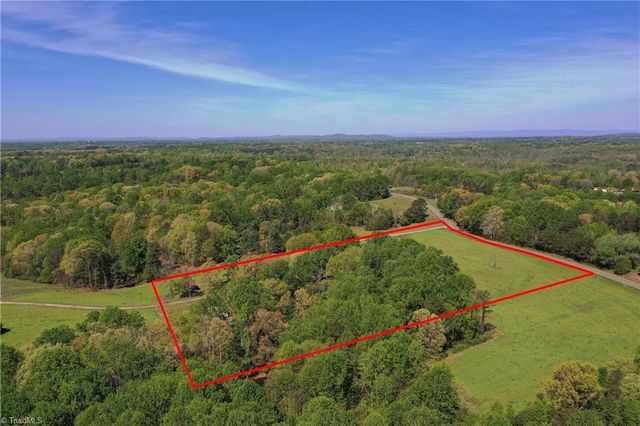 1336 Chinn Lane, Yadkinville, NC 27055