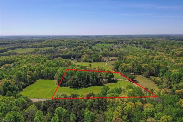1336 Chinn Lane, Yadkinville, NC 27055