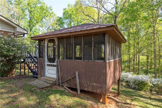 1336 Chinn Lane, Yadkinville, NC 27055